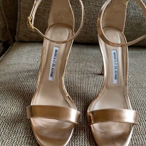 MANOLO BLAHNIK ROSE GOLD CHAOS SANDALS SIZE 37